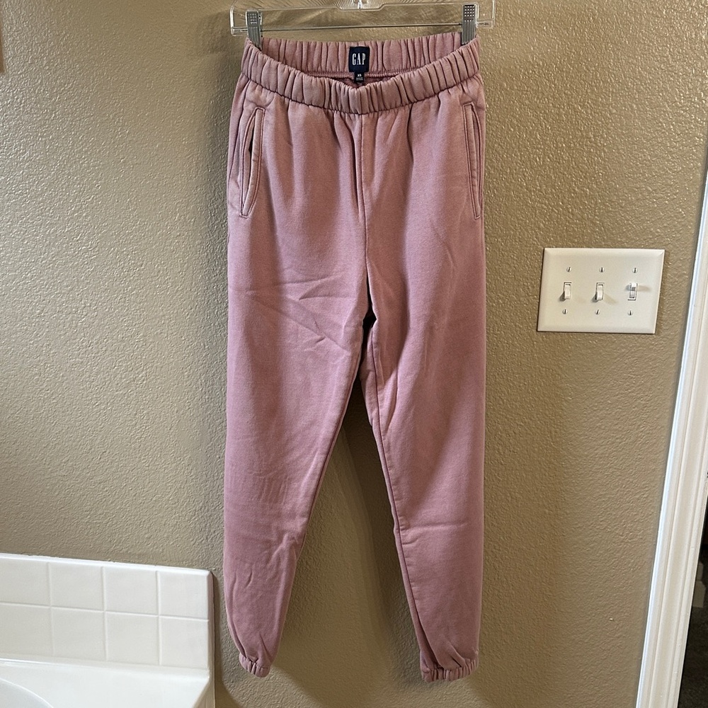 GAP Women’s Dusty Pink Jogger Sweatpants